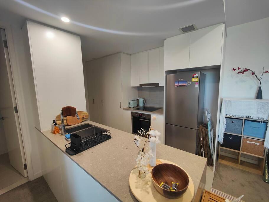 Lakeside Apartment, Walking Distance To Foreshore Kingston Екстериор снимка